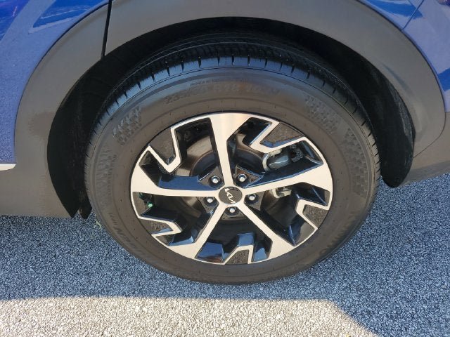 Used 2025 Kia Sportage EX FWD image 16