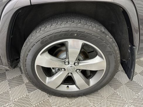 Used 2014 Jeep Grand Cherokee Overland RWD image 23