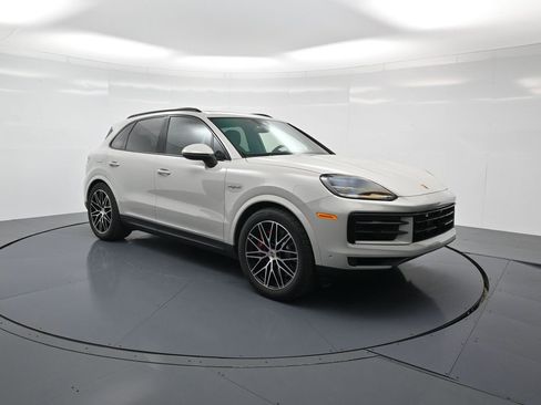 New 2025 Porsche Cayenne S image 29
