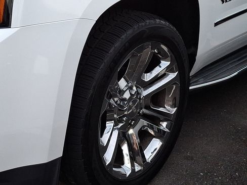 Used 2018 GMC Yukon SLT w/ Premium Edition AWD/4WD image 10