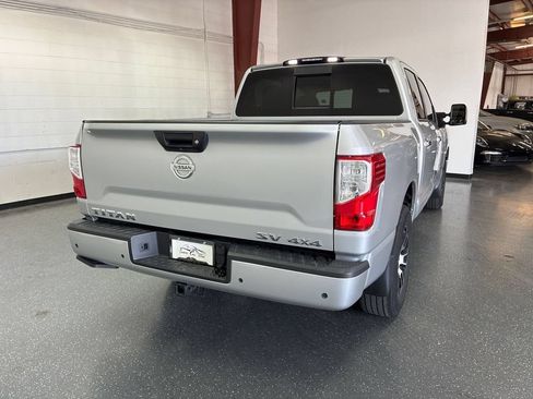 Used 2020 Nissan Titan SV w/ SV Convenience Package AWD/4WD image 4