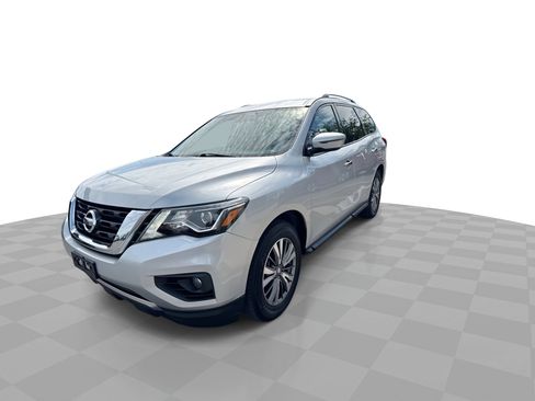 Used 2020 Nissan Pathfinder SV image 4