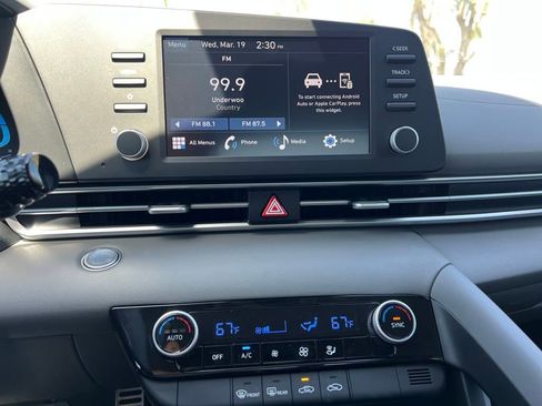 Used 2025 Hyundai Elantra Sport image 18