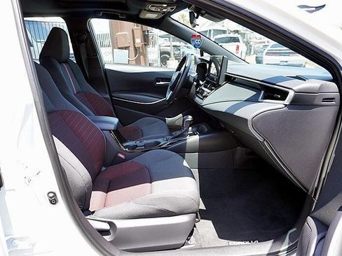 Used 2023 Toyota Corolla SE w/ SE Premium Package FWD image 12