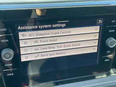 New 2026 Volkswagen Taos SE image 23