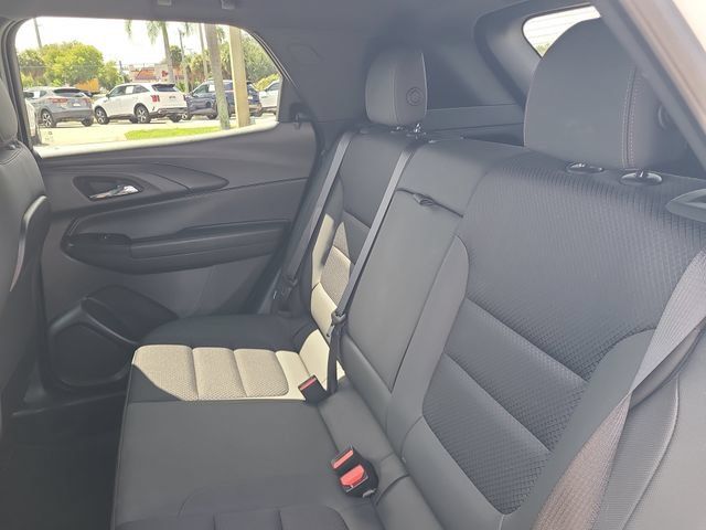 Used 2023 Chevrolet TrailBlazer RS w/ Convenience Package FWD image 9