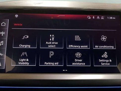 Used 2024 Audi Q4 e-tron Prestige image 51