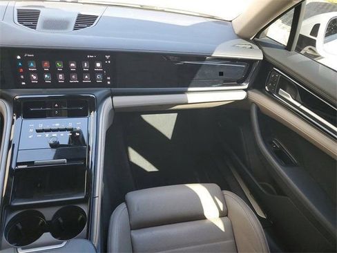 Certified 2025 Porsche Panamera image 40
