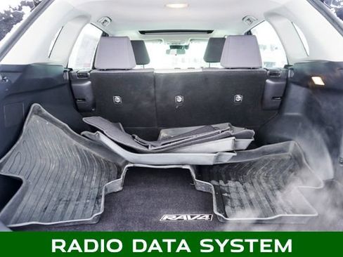 Used 2020 Toyota RAV4 XLE image 5