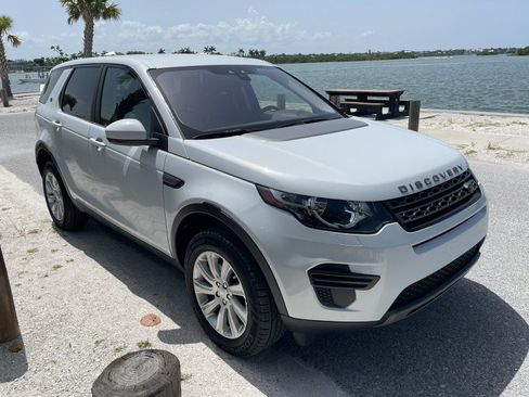 Used 2019 Land Rover Discovery Sport SE AWD/4WD image 29