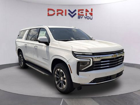 New 2026 Chevrolet Suburban LT w/ Comfort Package RWD image 2