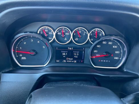 Used 2023 Chevrolet Silverado 2500 LT image 17