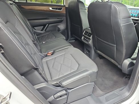 Used 2024 Volkswagen Atlas SE FWD image 12