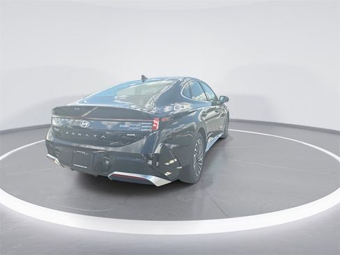 New 2025 Hyundai Sonata Limited image 8