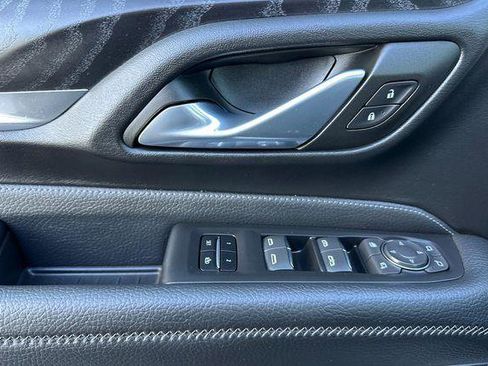 Used 2024 GMC Yukon Denali image 11