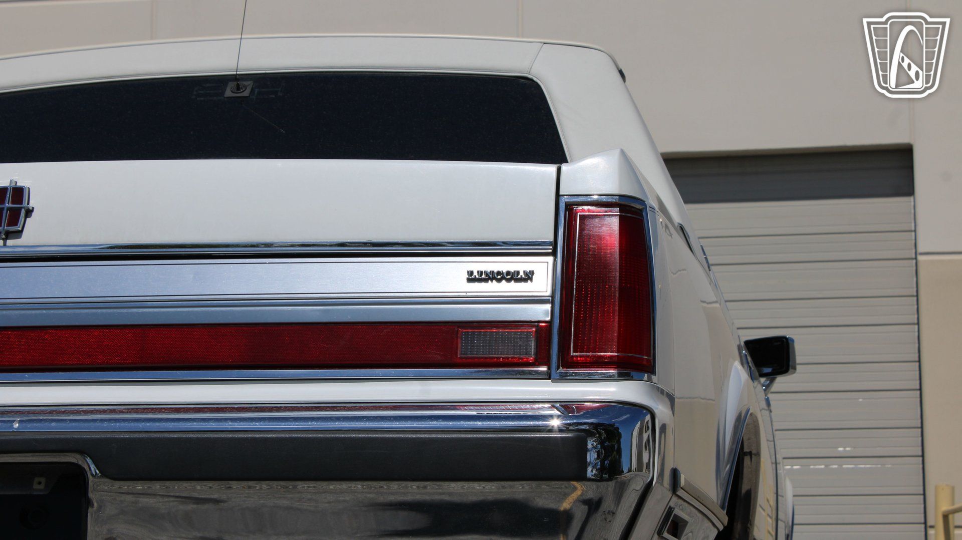 Used 1988 Lincoln Town Car Signature RWD image 30