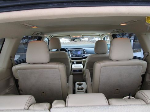 Used 2015 Jeep Wrangler Rubicon w/ Dual Top Group image 11