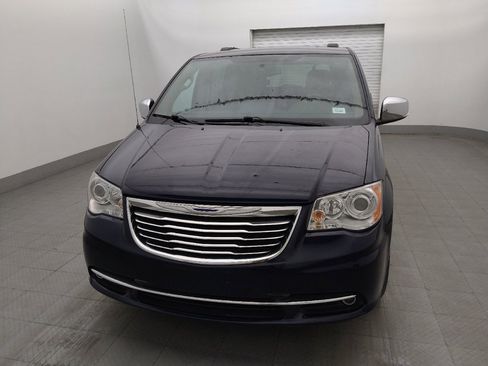 Used 2015 Chrysler Town & Country Limited Platinum FWD image 15