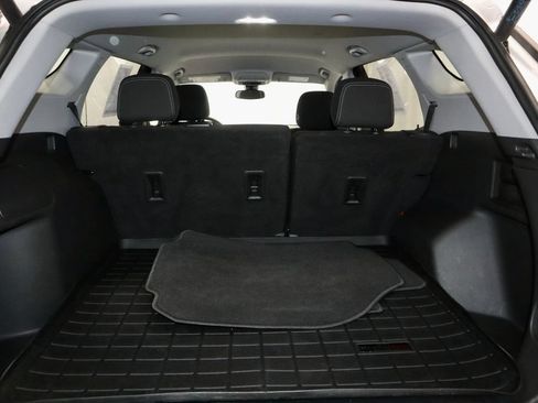 Used 2022 GMC Terrain SLE w/ Driver Convenience Package FWD image 15