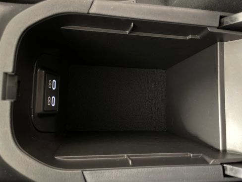 Certified 2025 Toyota RAV4 XLE FWD image 23