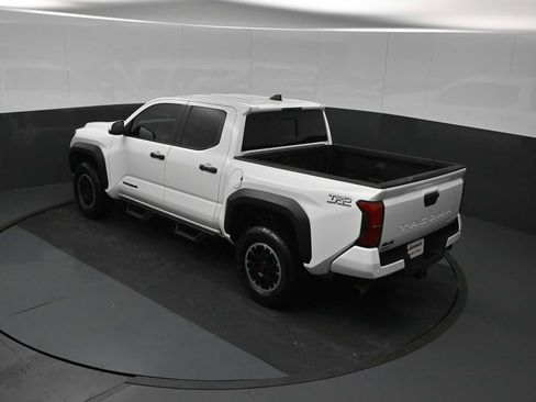 Used 2024 Toyota Tacoma TRD Off-Road w/ TRD Off Road Upgrade Package AWD/4WD image 14