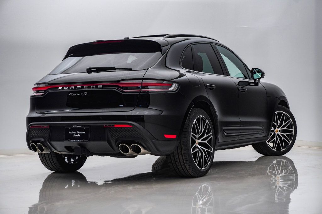 Certified 2026 Porsche Macan S AWD/4WD image 12