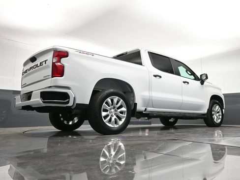 Used 2021 Chevrolet Silverado 1500 Custom AWD/4WD image 27