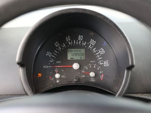 Used 2005 Volkswagen Beetle GL FWD image 23