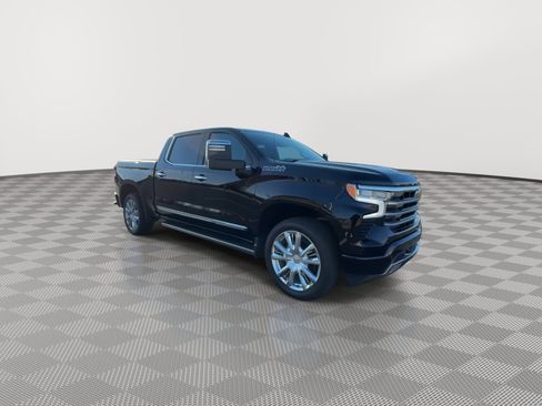 Used 2024 Chevrolet Silverado 1500 High Country w/ High Country Premium Package image 3