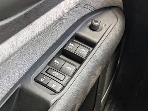 Used 2025 Jeep Compass Sport w/ Mopar Graphics Package image 25