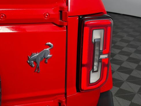 Used 2023 Ford Bronco Outer Banks AWD/4WD image 12