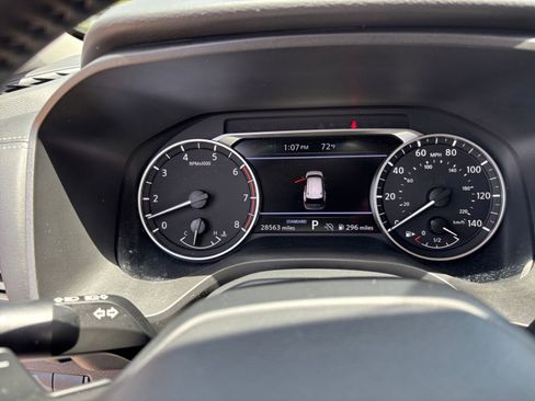 Used 2025 Nissan Rogue SV FWD image 42