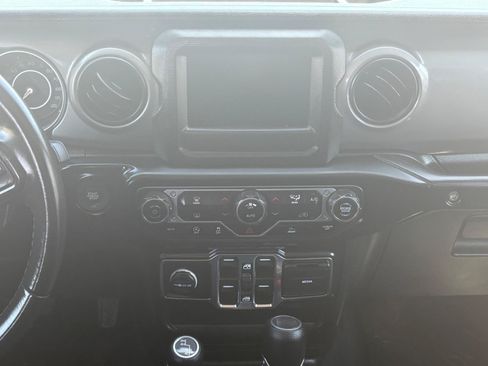 Used 2022 Jeep Wrangler Unlimited Sport AWD/4WD image 21