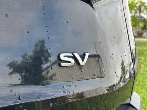 Used 2023 Nissan Rogue SV FWD image 5