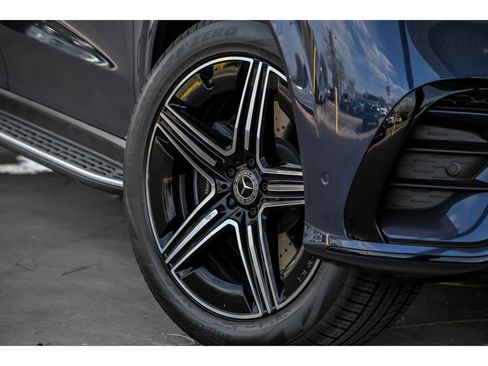 New 2026 Mercedes-Benz GLE 450 4MATIC image 3