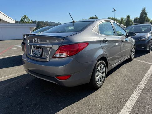 Used 2017 Hyundai Accent SE FWD image 3