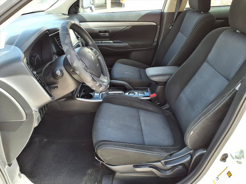 Used 2018 Mitsubishi Outlander ES FWD image 13