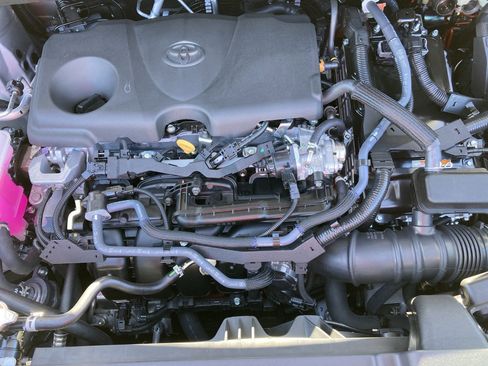 Certified 2025 Toyota Sienna XLE image 18