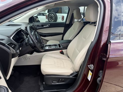 Used 2021 Ford Edge Titanium w/ Class II Trailer Tow Package AWD/4WD image 14