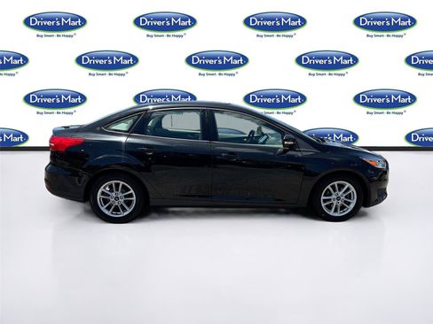 Used 2015 Ford Focus SE FWD image 8