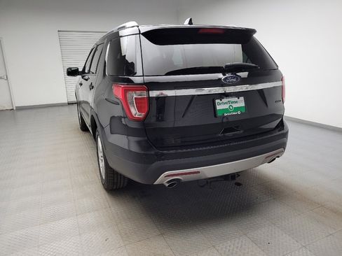 Used 2016 Ford Explorer XLT image 6