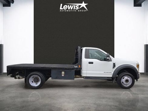 Used 2018 Ford F550 2WD Regular Cab Super Duty image 5