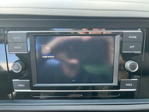 Used 2023 Volkswagen Jetta SE FWD image 31