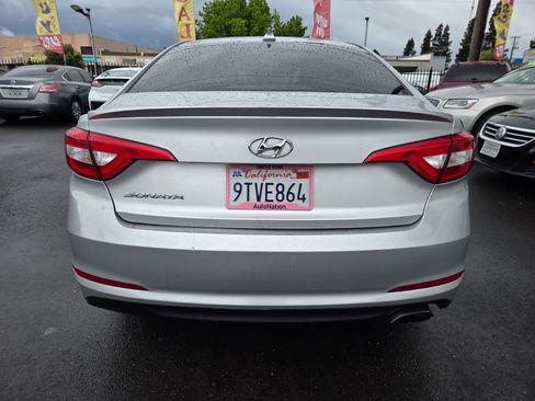 Used 2017 Hyundai Sonata SE image 3