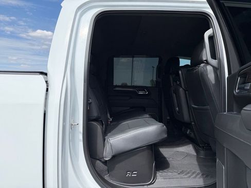 Used 2024 Chevrolet Silverado 2500 LT AWD/4WD image 12