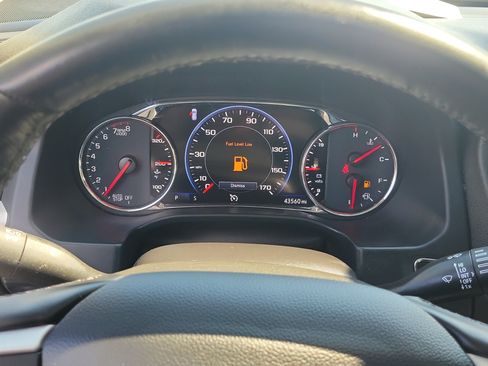 Used 2023 GMC Acadia SLT w/ Elevation Edition FWD image 25