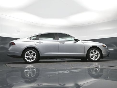 Certified 2025 Honda Accord LX image 28