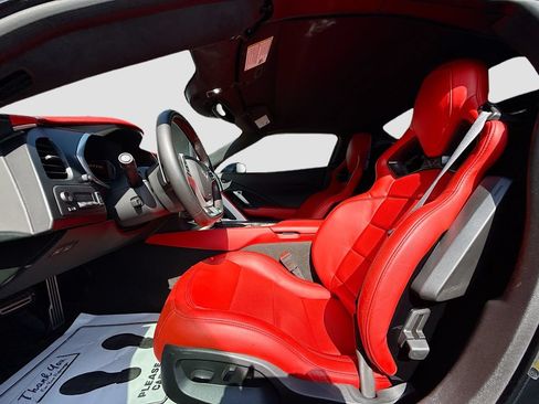 Used 2015 Chevrolet Corvette Z06 w/ 3LZ Preferred Equipment Group RWD image 23