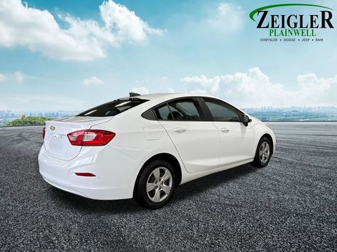 Used 2018 Chevrolet Cruze LS w/ LS Fleet Convenience Package image 10