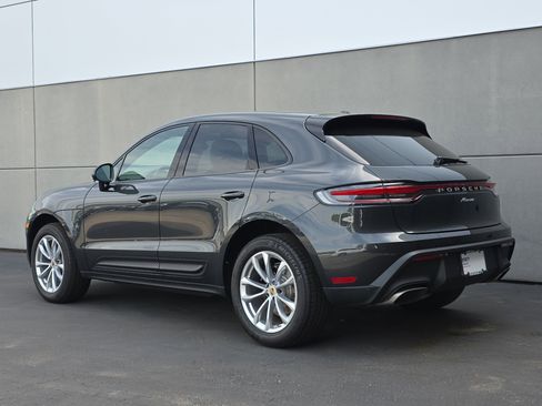 Used 2026 Porsche Macan AWD/4WD image 3